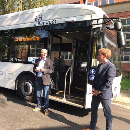 Offizielle Einweihung des ersten E-Busses